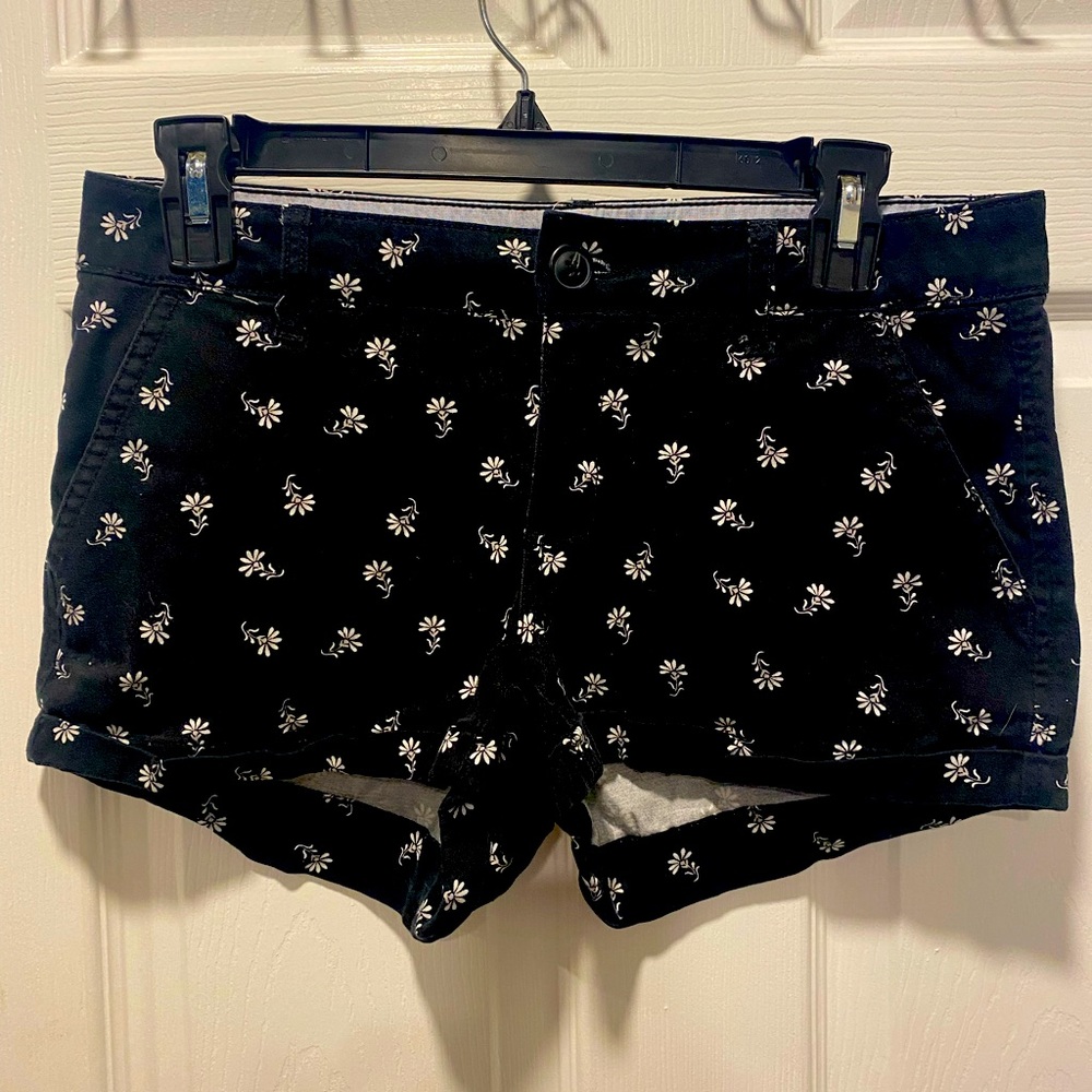 Printed Black “So” Shorts